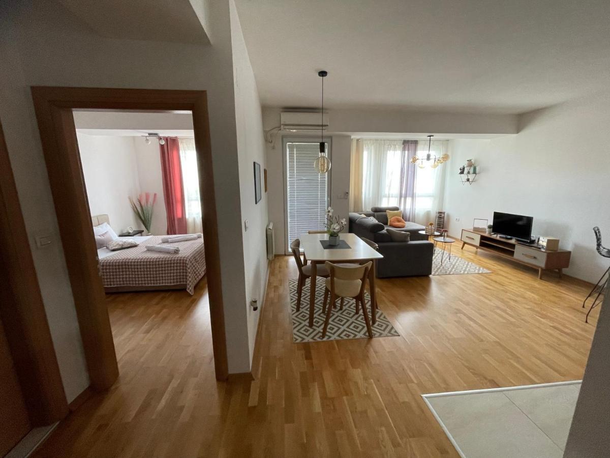 Skopje Station Apartment Buitenkant foto