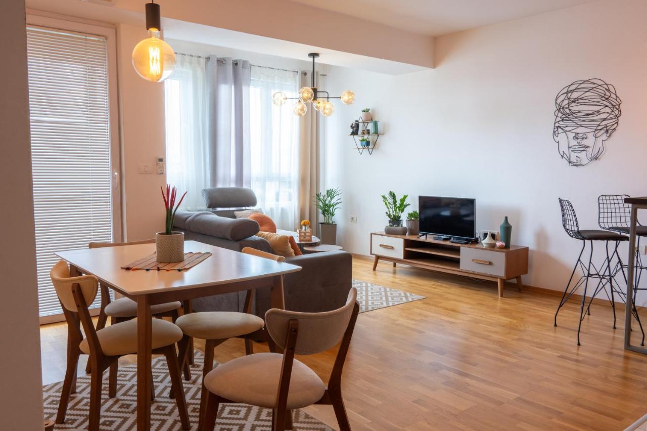 Skopje Station Apartment Buitenkant foto