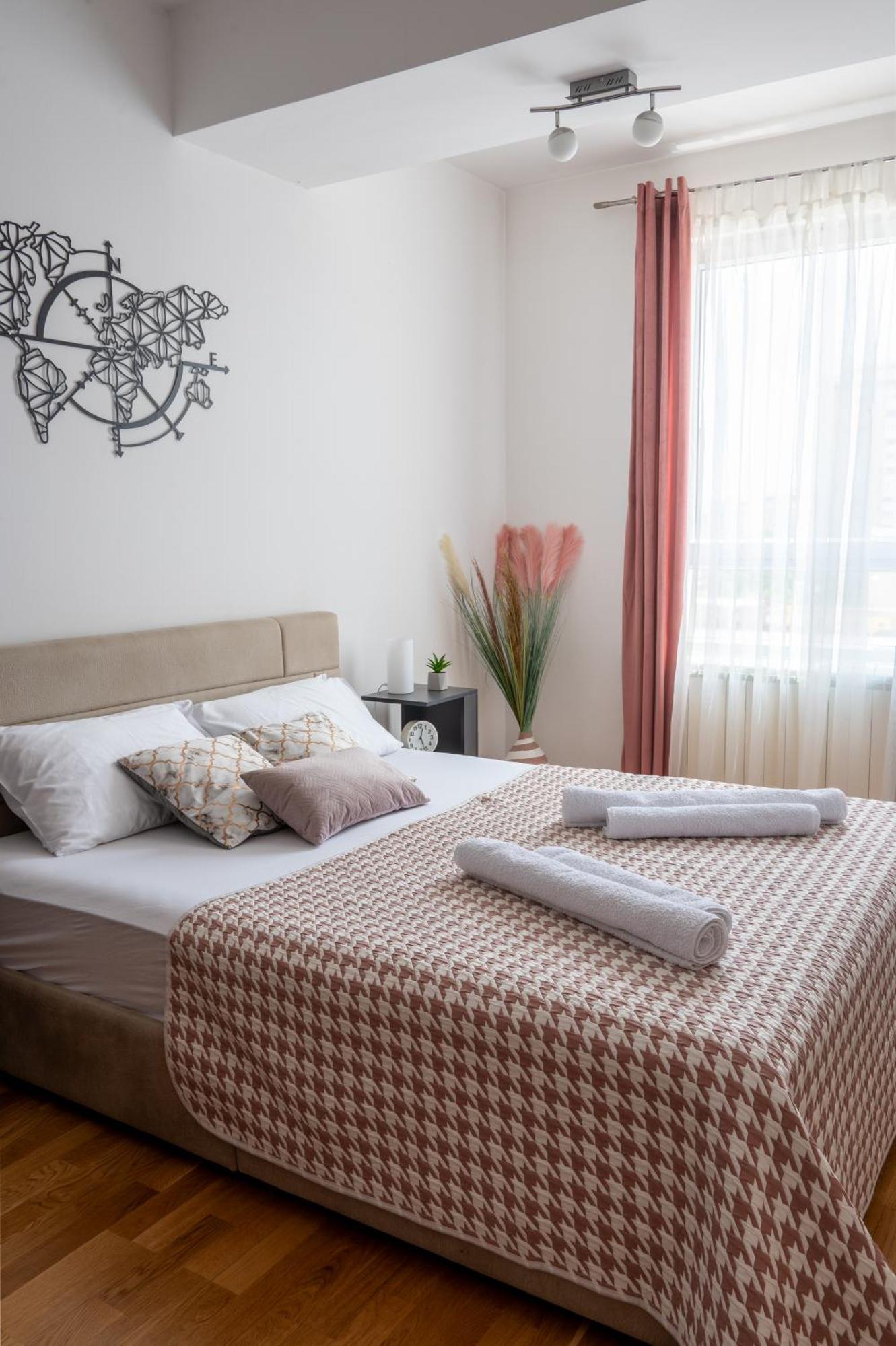 Skopje Station Apartment Buitenkant foto